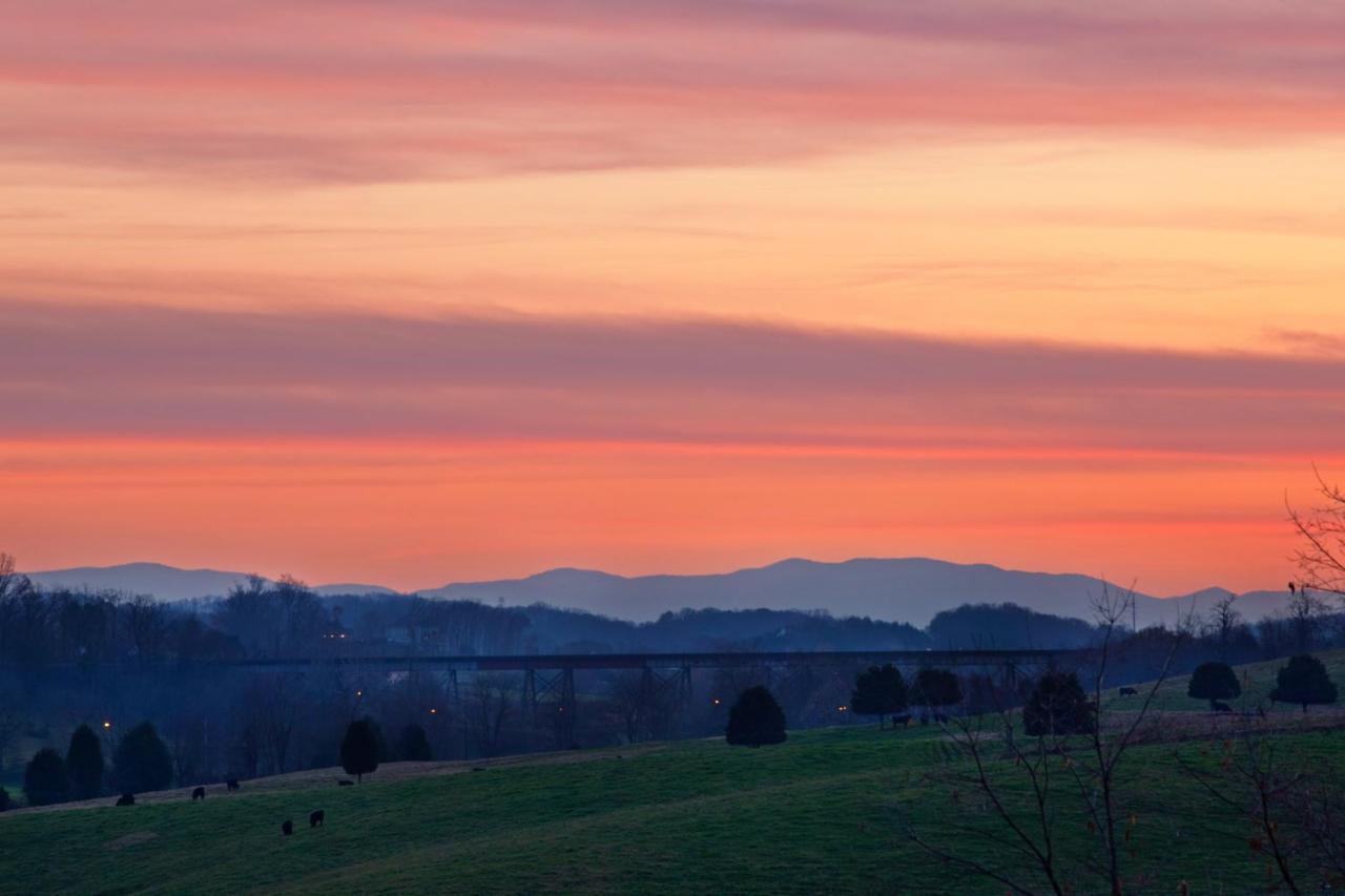 Holiday Inn Express Johnson City By Ihg Exteriör bild