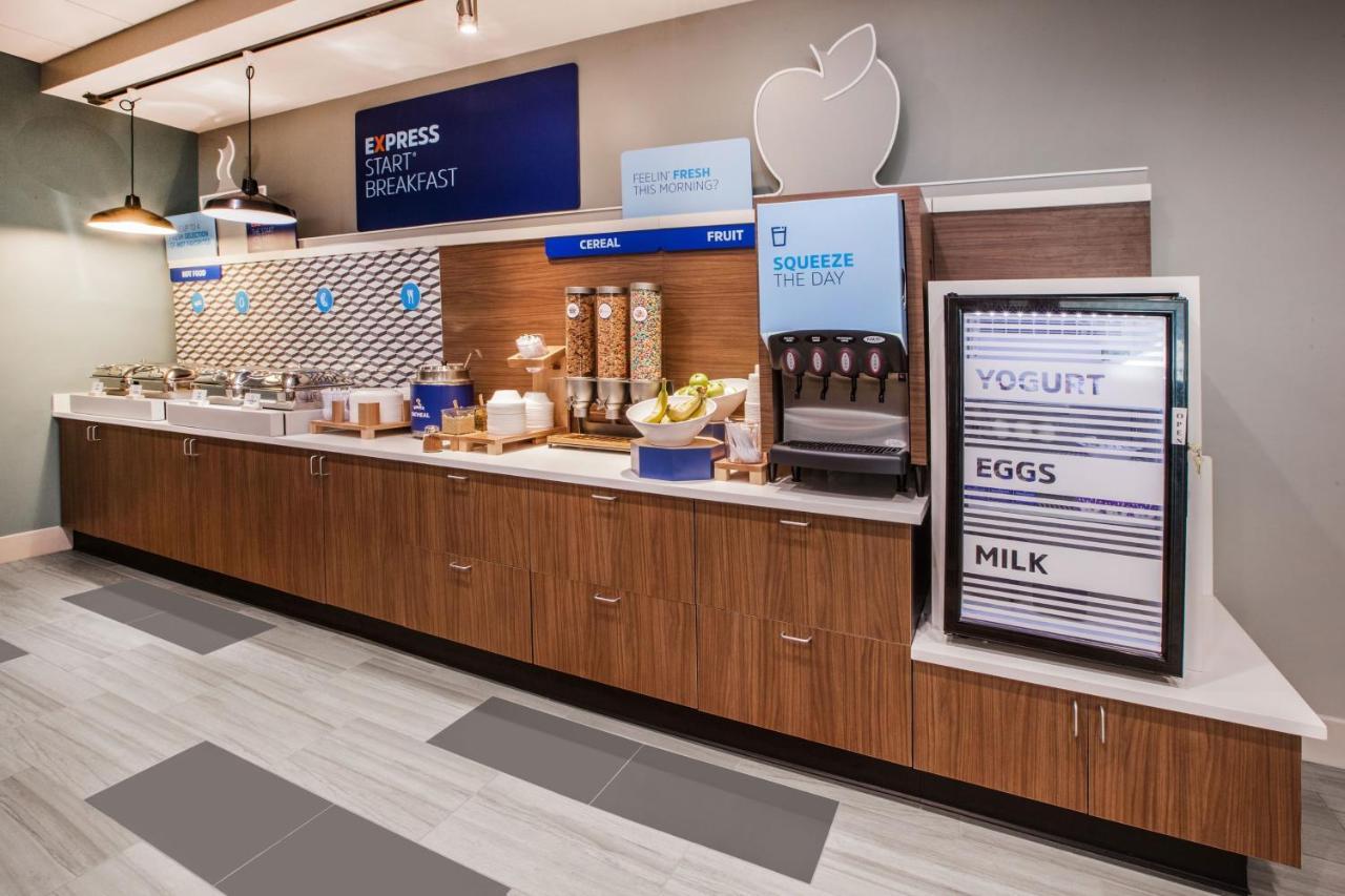 Holiday Inn Express Johnson City By Ihg Exteriör bild